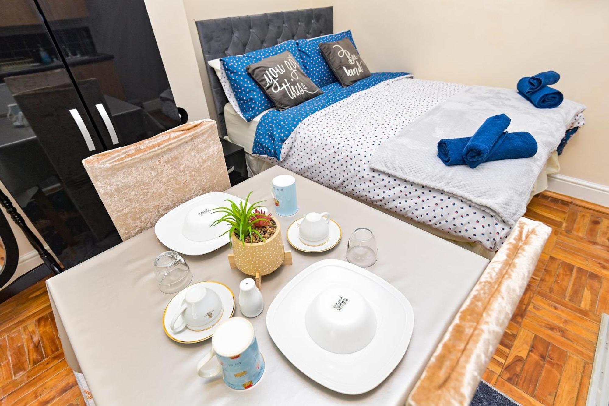 The Elm Wood Apartments Huddersfield Room photo
