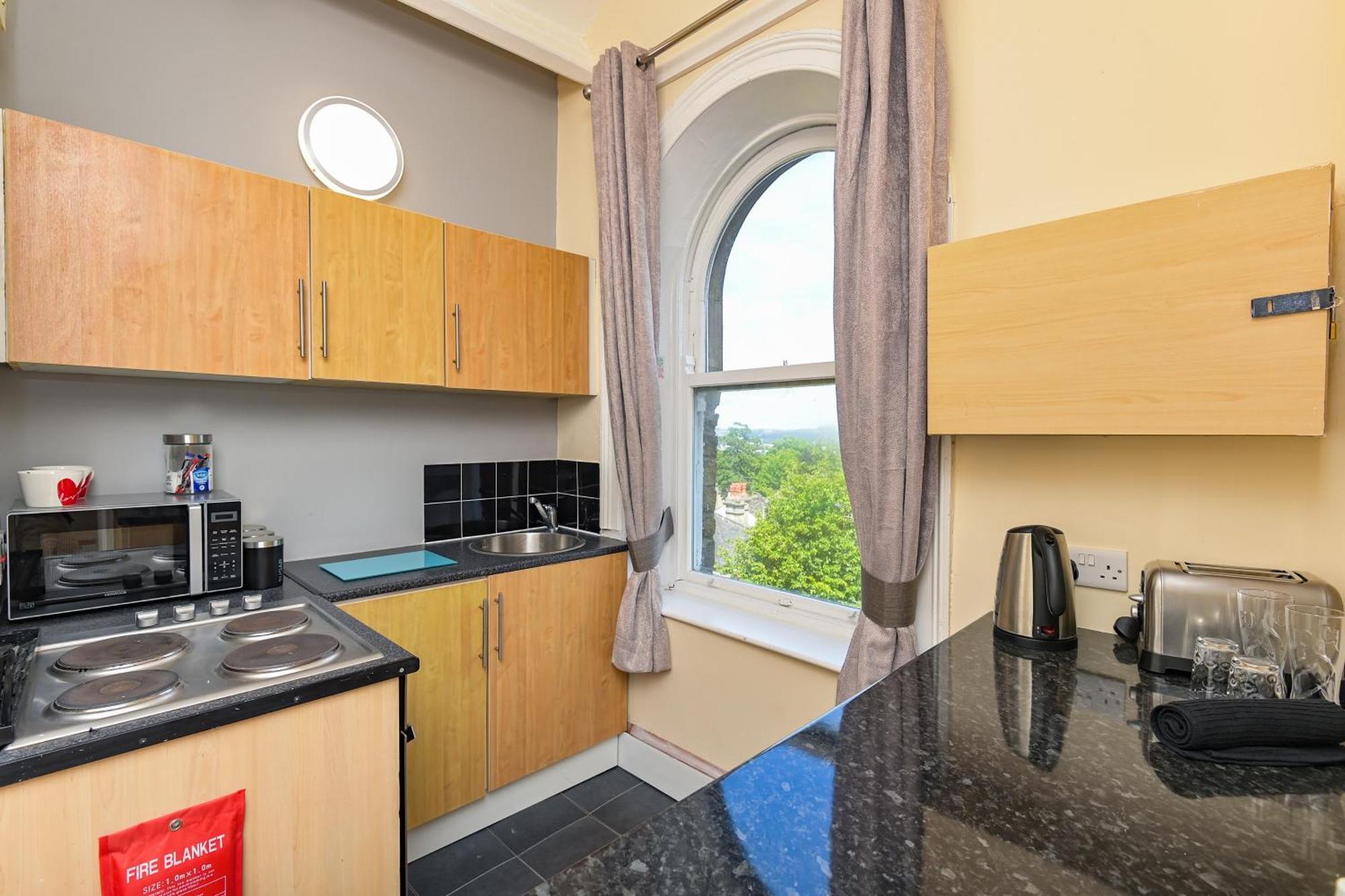 The Elm Wood Apartments Huddersfield Room photo